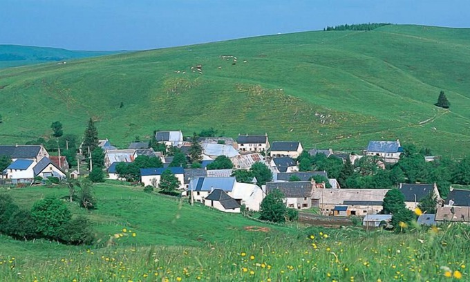 Saint-Alyre-es-Montagne Maison | Location Auvergne pour randonnée 6 personnes