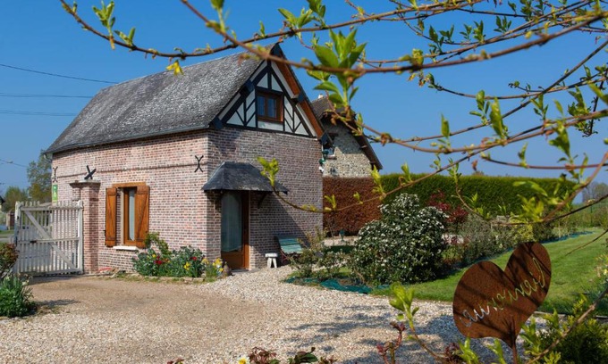 Irreville Maison | Aux 3 nids fleuris