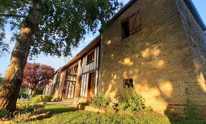 Louze Cottage | Aux Gites d'Haromagnyl - La Tour