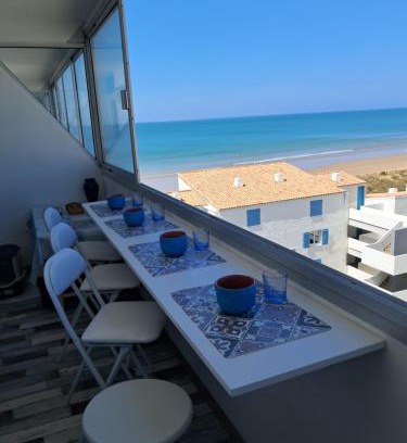 Saint-Hilaire-de-Riez Appartement | Aux Mouettes les pieds dans l'eau accès direct à la place 5 personnes