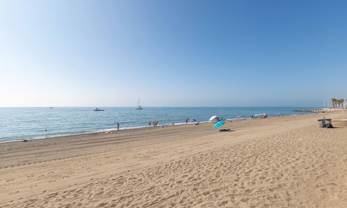 Parque Ayala Appartement | Auxi's Home - Three Bedroom Apartment, Sleeps 5