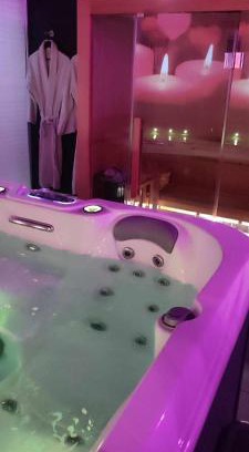 Barlin Lit Et Petit-Déjeuner | AVEC TOI suite spa