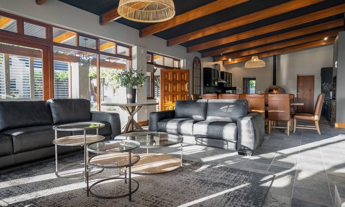 Stellenbosch Maison | Avemore Manor House enjoy our spacious home with magical views with backup power