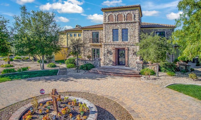 Murrieta Maison | Avenida De Arboles Oasis