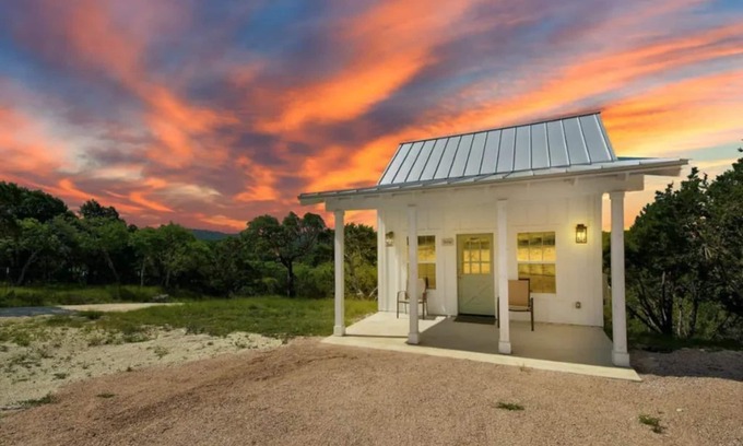 Dripping Springs Maison | "Avita"- Madrona Ranch -Views for Miles -30 Acres