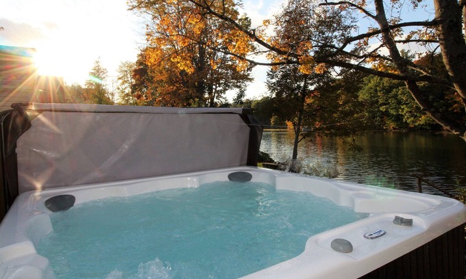 Maryland Maison | Avon Lakeshore - Waterfront retreat with hot tub!
