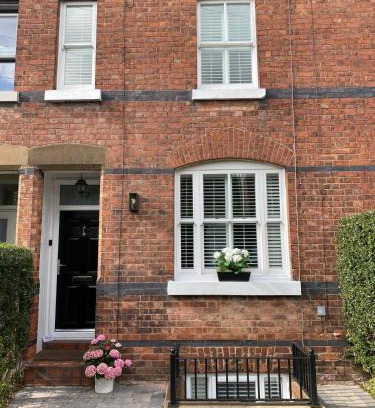 Alderley Edge Maison | Award Winning Elegant luxurious refurbished meticulous 3 Bed