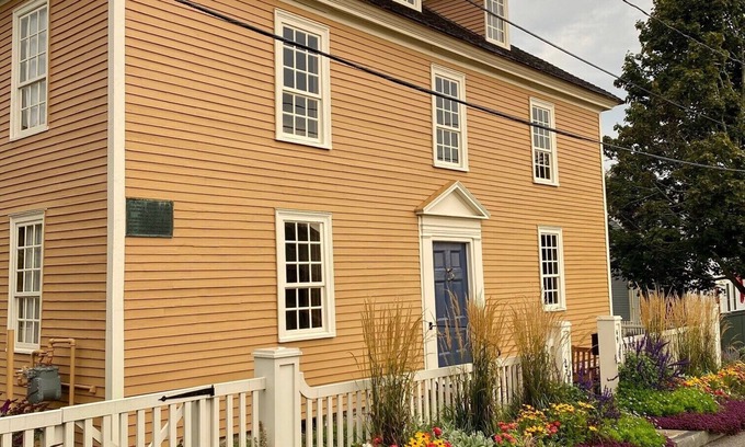 Portsmouth Maison | Award Winning House in Portmouth's South End