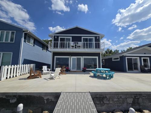 Orleans Maison | AWave From It All lakefront on Big Spirit Lake
