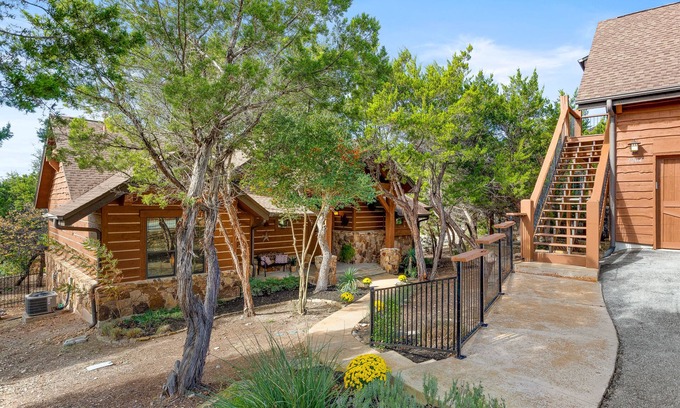 Leander Cottage | Chalet rustique génial 3BR / 3BA au Hollows Resort, Beach Club, Marina