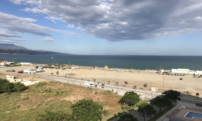 Torre del Mar Appartement | SUPERBE APPARTEMENT DANS LA PREMIÈRE LIGNE DE PLAGE