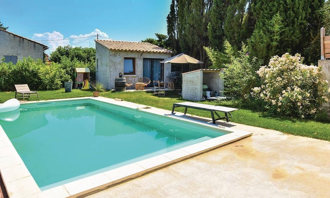 Sainte-Cecile-les-Vignes Maison | Awesome home in Ste Cecile les Vignes