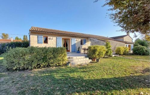 Ambares-et-Lagrave Maison | Awesome Home In Ambares Et Lagrave