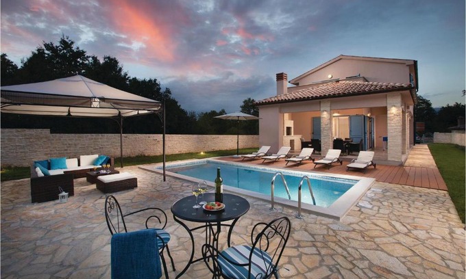 Boljevici Maison | Awesome Home In Krsan With Wifi