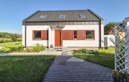 Miroszewo Maison | Awesome Home In Nowe Warpno With Wifi