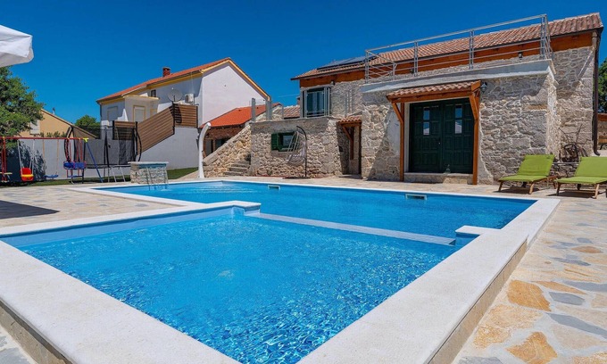 Benkovac Maison | Awesome home in Polaca