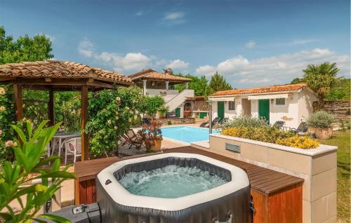 Krsan Maison | Awesome Home In Zatka