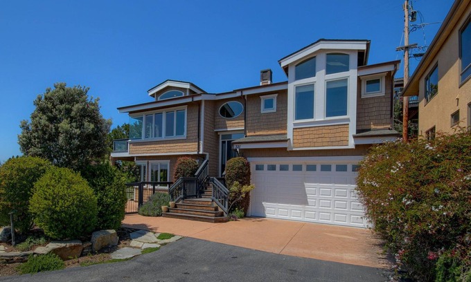 Happy Hill Maison | Awesome House, Awesome Views