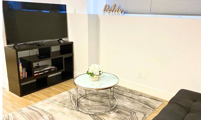 Riverview Appartement | Awesome suite in Riverview. Few minutes walk to Mill Creek Trail Park!