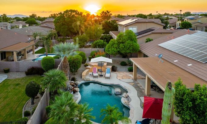 Silverton Maison | Awesome Sun and Swim Family Fun Home Heated Pool