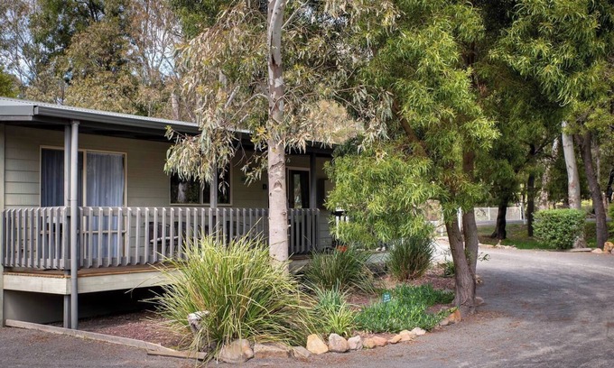 Halls Gap Maison | Awonga Cottages - Banksia 1Br