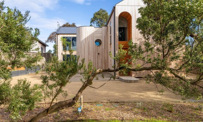 Flinders Maison | Axbridge - designer retreat in Flinder Village
