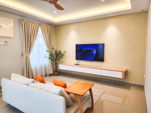 Masai Maison | Ayera Residence Muji X Near Permas X Staycation 4BR4B #12 pax by Cowidea