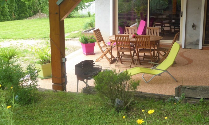 Ayse Maison | Ayse: Maison avec jardin entre Annecy Genève et Chamonix ' La Casetta '
