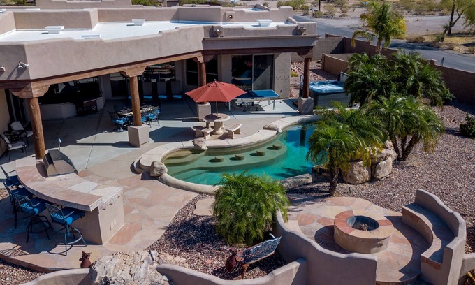 Peoria Maison | Spacieuse propriété Sunset avec piscine, intimité et proche de tout sauf des voisins