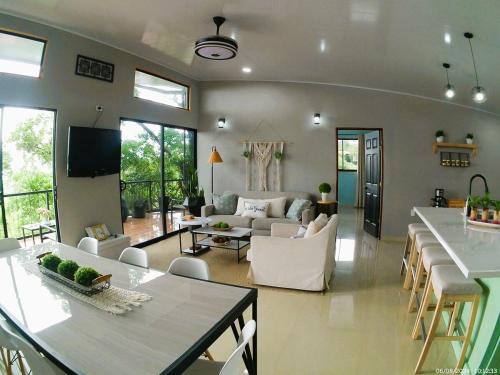Aguas Zarcas Maison | Azulita Oasis, Family-Sized Loft With Pool & Large Outdoor Areas