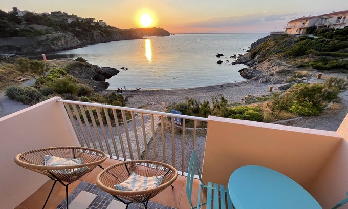 Collioure Appartement | AZUR Les pieds dans l'eau - WIFI FIBRE- PARKING Couvert ☀️