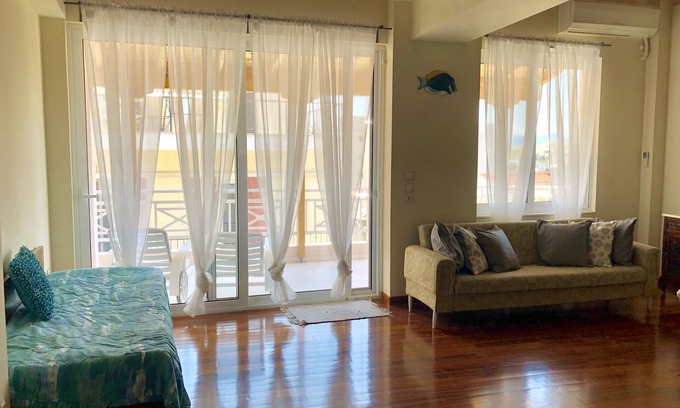 Loutraki Appartement | Spacieux et luxueux appartement sur deux niveaux