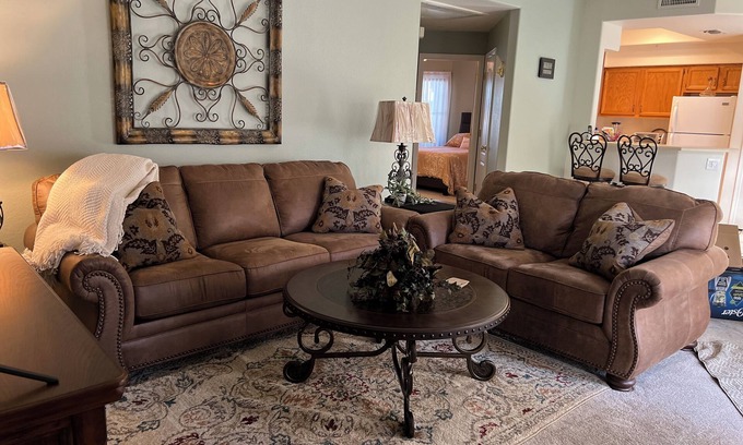 Desert Harbor Copropriété | AZVR For Seniors, Your Home Away From Home, Monthly Short Term Rental