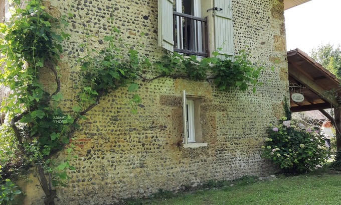 Saint-Maurice-sur-Adour Maison | Bâtisse en pierre de l' Adour du XVII, à la campagne, avec bain nordique