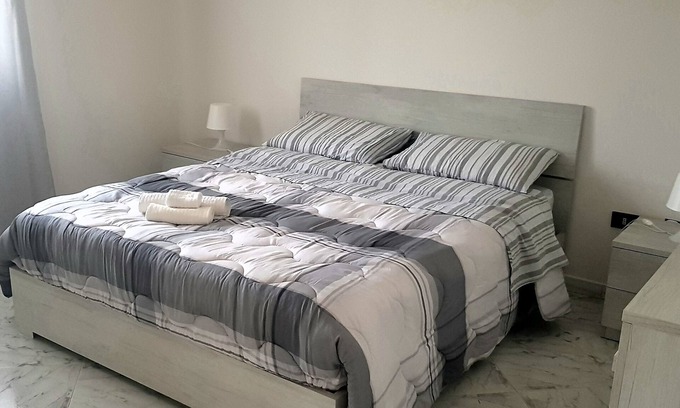 Eboli Appartement | Le parking gratuit du B&B A Casa di Anto Eboli se trouve à quelques minutes de Palasele