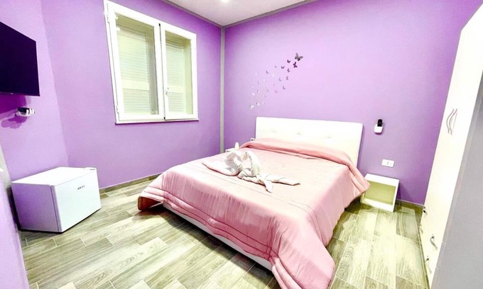Secondigliano Maison | B&B AIRPORT-NAPLES 1km from airport 3km from central station 5km port