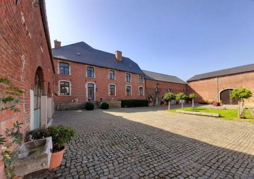 Hannut Maison | B&B at Haras Petit-Hallet