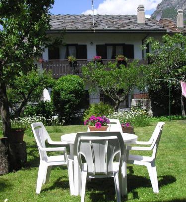 Saint-Vincent Lit Et Petit-Déjeuner | B&B Au Petit Bonheur