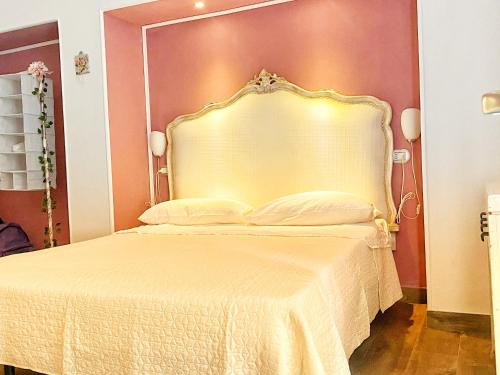 Vasto Lit Et Petit-Déjeuner | B&B Central Station Suite