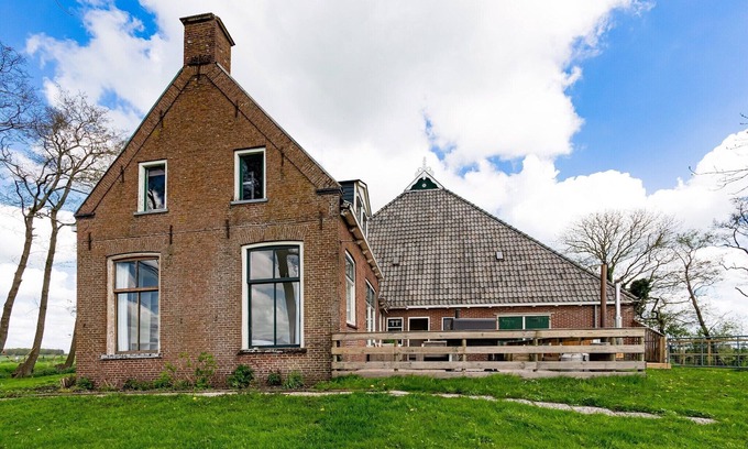 Suwald Maison | B&B farm Grutsk in Suwald with its harbor