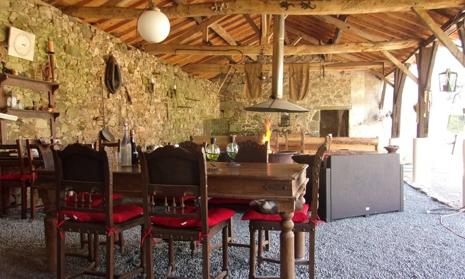 La Foret-sur-Sevre Maison | B & B dans une ancienne ferme fortifiée française + le camping de base offert