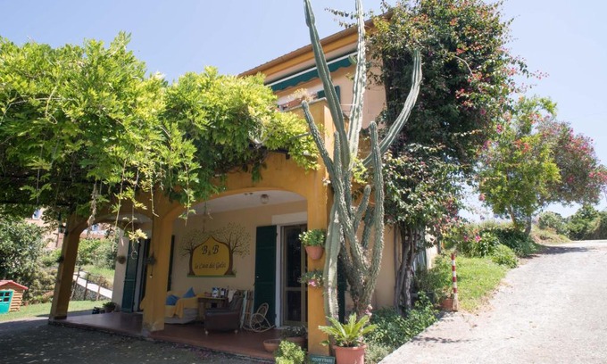 Loano Lit Et Petit-Déjeuner | B&B La casa dei gelsi