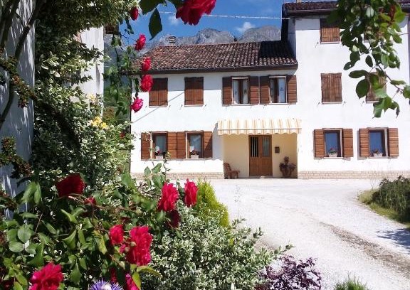 San Gregorio nelle Alpi Lit Et Petit-Déjeuner | B&B La casa di Loretta