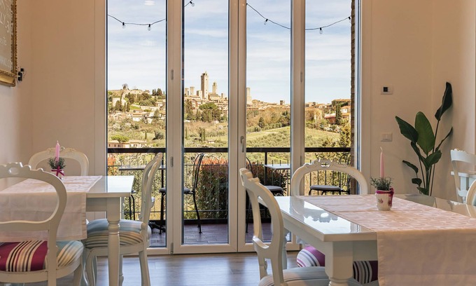 San Gimignano Lit Et Petit-Déjeuner | B & B La Cornice - Gina Room With Bathroom and Private Terrace