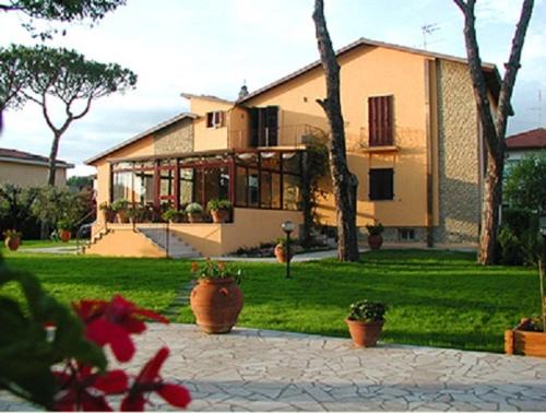 Marina di Carrara Maison | B&B Villa Acero