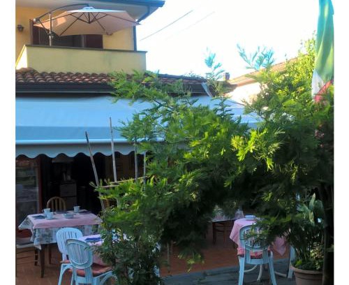 Massa Lit Et Petit-Déjeuner | B&b Villa C'era Una Volta