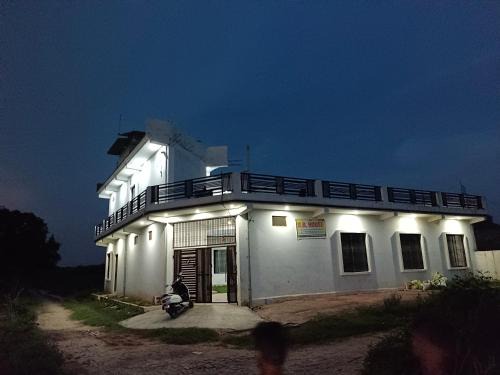 Raebareli Maison | B D House