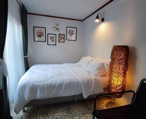 Wat Bowon Niwet Maison | Baan Jiam บ้านยายเจียม