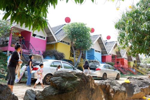 Song Phi Nong Maison | Baan Rai Pray Rung Kaeng Krachan