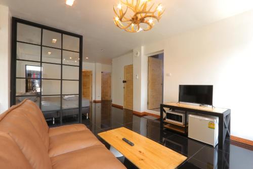 Chom Phon Appartement | Baan33 check in by yourself code inbox 4fl behind Amazon cafe